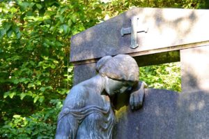 Trauerbewältigung – Tipps um Trauerphasen zu verarbeiten